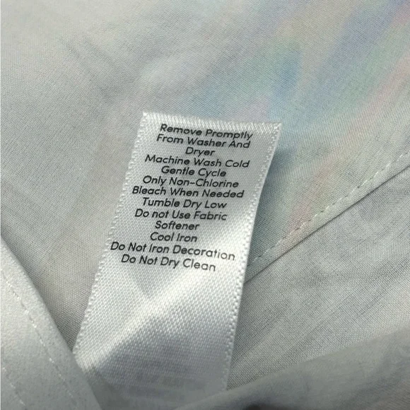 Athleta Mesh Racer Run Short in the "Iridescent Marble Glitch Rainbow" M - Picture 11 of 15